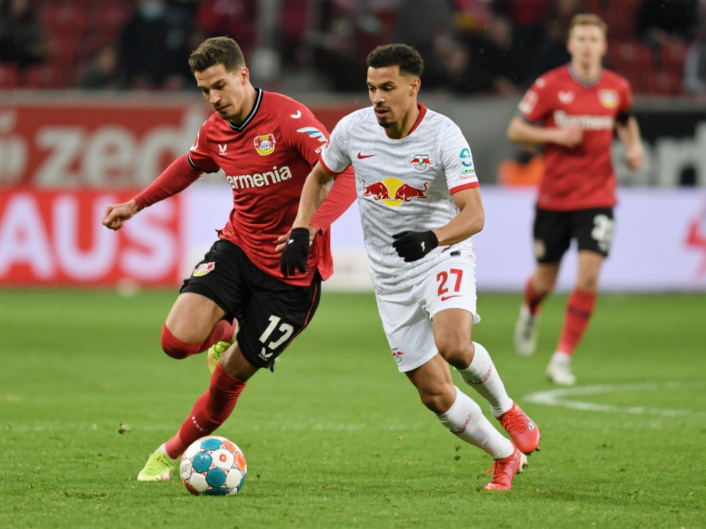 剑南春首发解析:弗赖堡战药厂,拜仁冲击冠军得失局 如今,药厂已度过了阵痛期,但团队协作、临