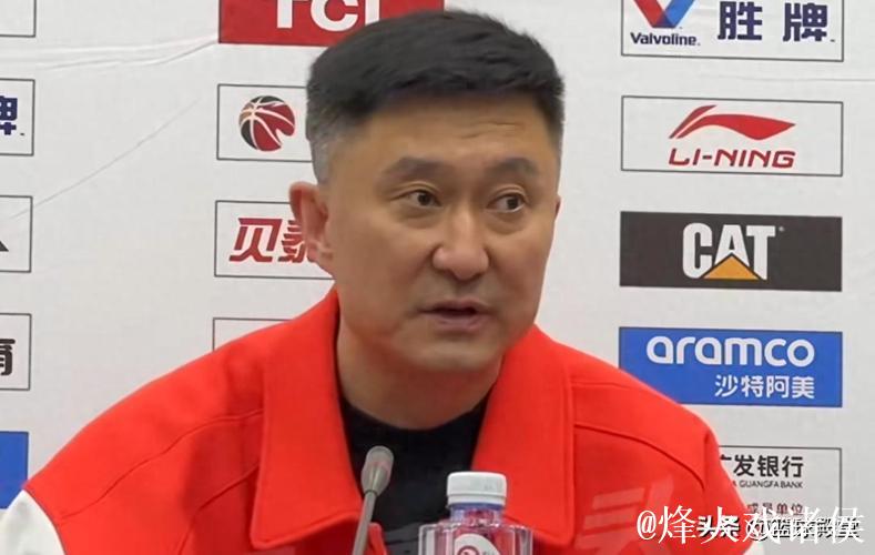 杜锋对攻防与篮板表现不满，详解徐杰对球队的重要作用——胜同曦发布会详报！